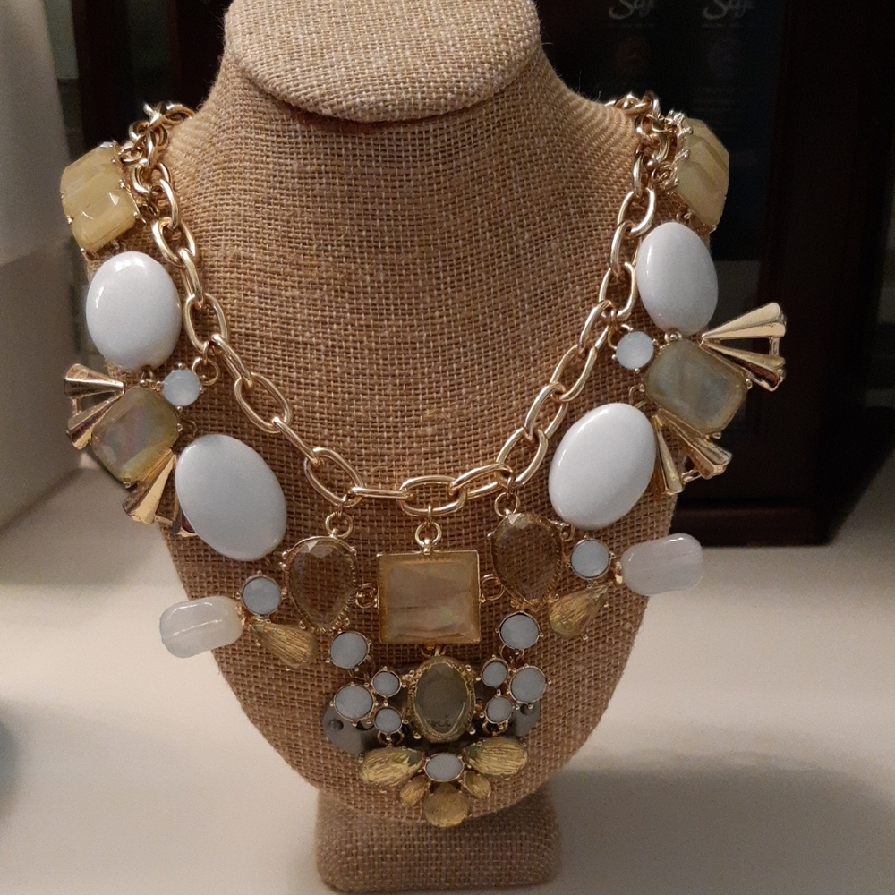 Elegant Gold and White Statement Necklace